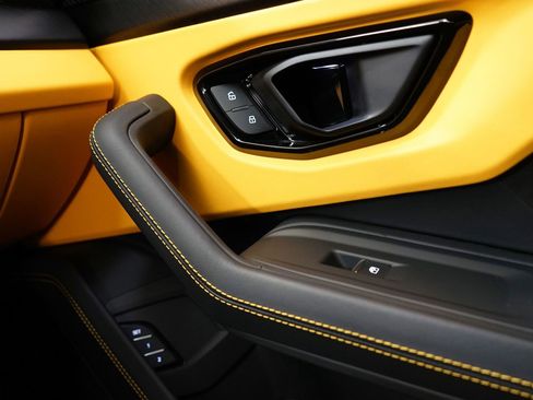 Used 2024 Lamborghini Urus S image 21