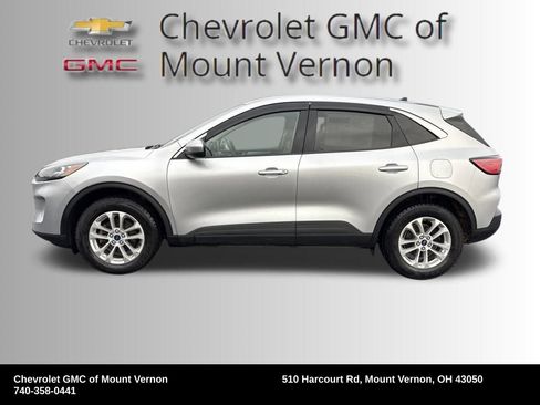 Used 2020 Ford Escape SE image 2