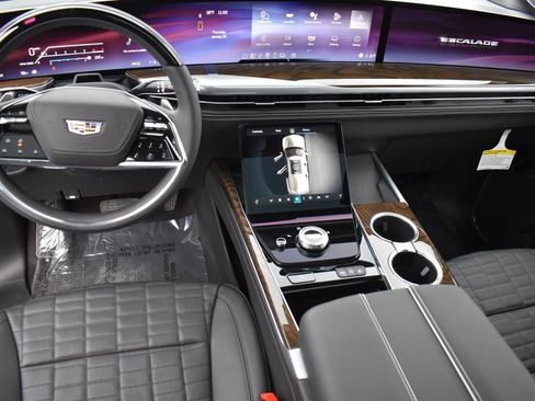 Certified 2025 Cadillac Escalade Sport Platinum w/ LPO, Floor Liner Package image 14