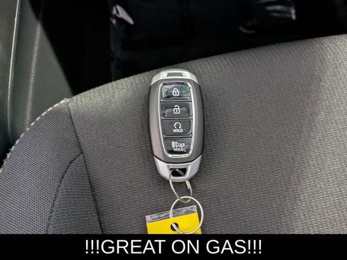 Used 2024 Hyundai Venue SEL image 34