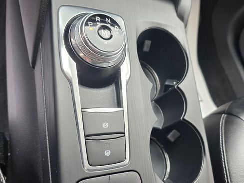 Used 2020 Ford Escape Titanium image 17