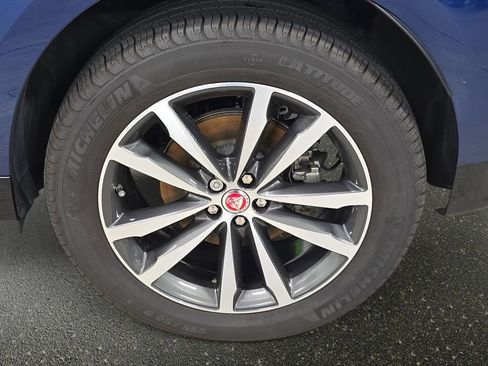 Used 2021 Jaguar F-PACE image 31