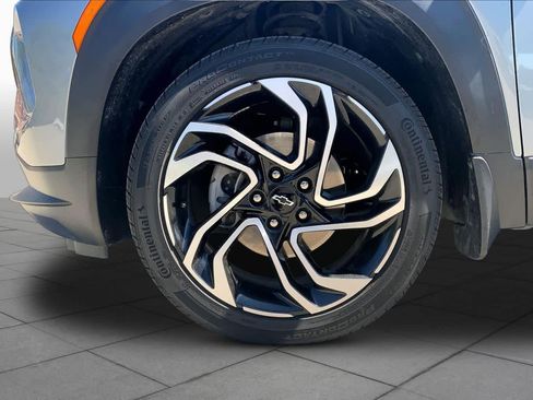 Used 2025 Chevrolet TrailBlazer RS w/ Convenience Package FWD image 11