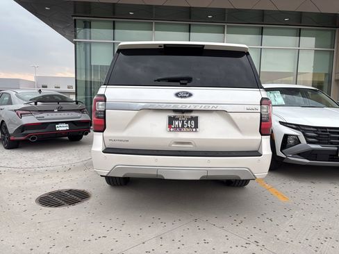 Used 2018 Ford Expedition Max Platinum image 4