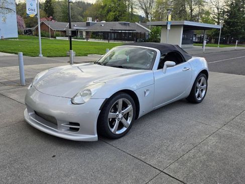 Used 2008 Pontiac Solstice GXP w/ Premium Package RWD image 1