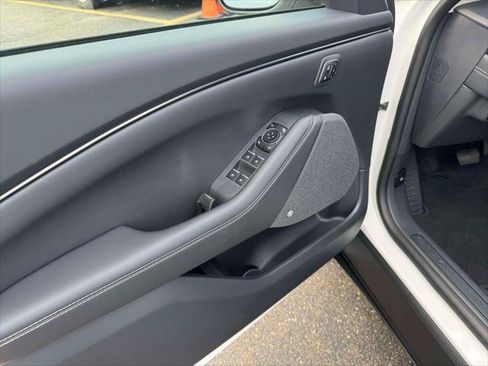 Used 2025 Ford Mustang Mach-E Premium AWD/4WD image 18