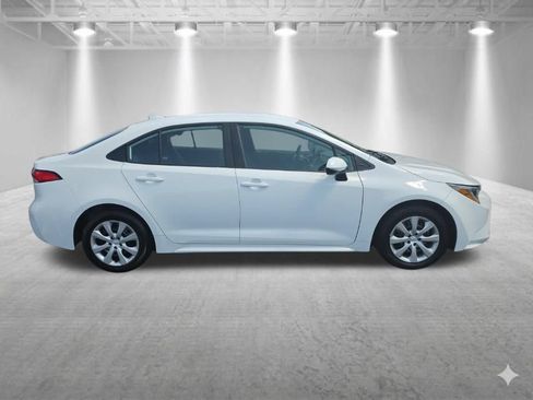Used 2024 Toyota Corolla LE FWD image 2