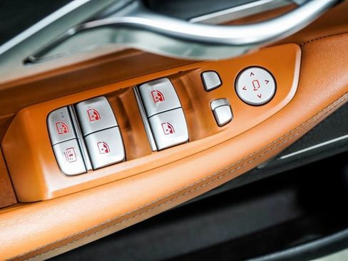 Used 2019 BMW 750i xDrive w/ Executive Package image 46