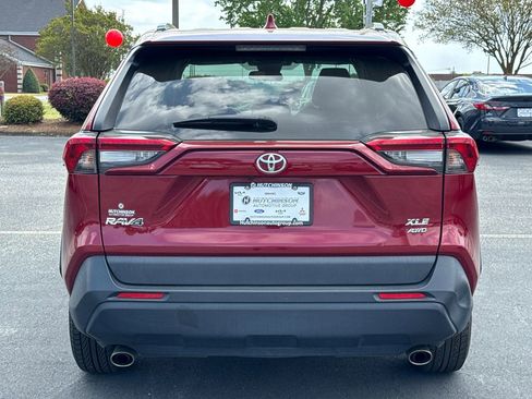 Used 2022 Toyota RAV4 XLE image 4