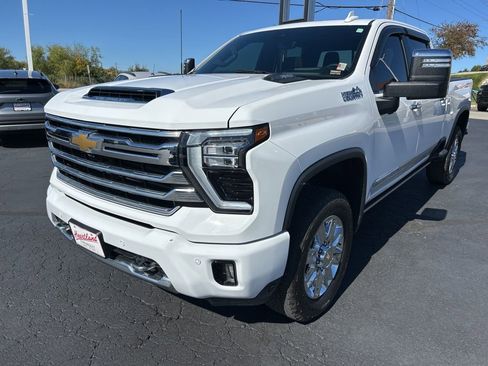 Used 2024 Chevrolet Silverado 2500 High Country w/ High Country Premium Package image 10
