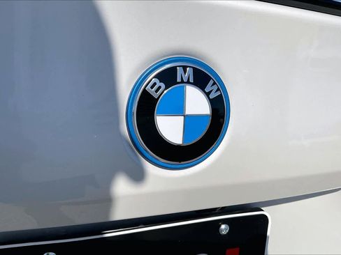 Used 2026 BMW 550e xDrive w/ Premium Package image 24