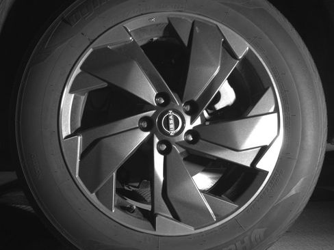 Used 2025 Nissan Rogue SV image 14