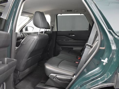 Certified 2024 Nissan Pathfinder SL AWD/4WD image 32