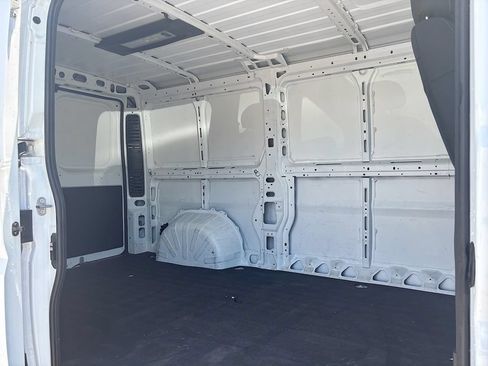 Used 2023 RAM ProMaster 2500 w/ Interior LED Lighting Group FWD image 18