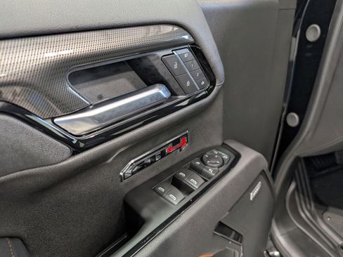 Used 2025 GMC Sierra 1500 AT4 w/ AT4 Premium Package image 16