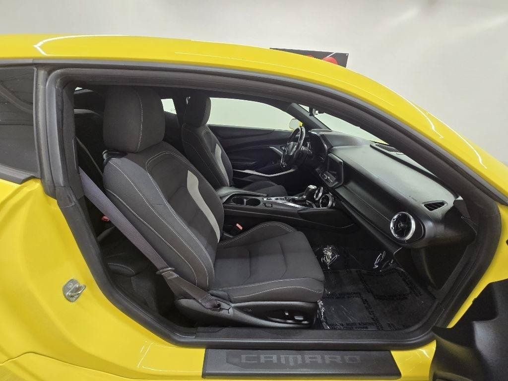 Used 2017 Chevrolet Camaro LT RWD image 16