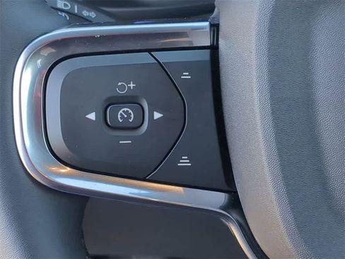 Used 2026 Volvo XC40 B5 Ultra w/ Climate Package image 22