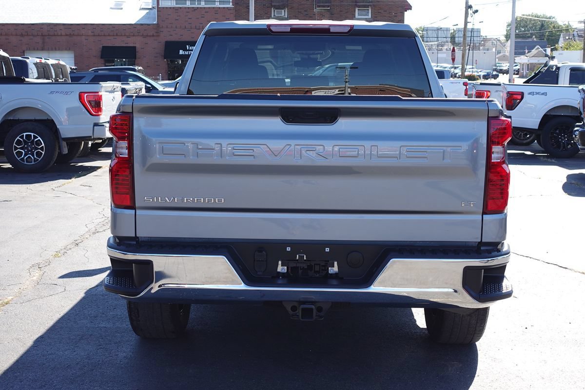 Used 2024 Chevrolet Silverado 1500 LT AWD/4WD image 10