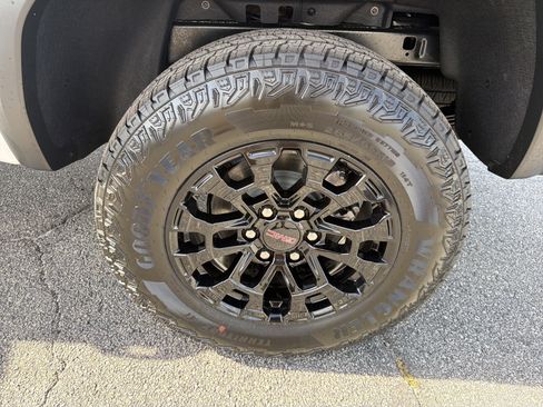 New 2026 GMC Canyon Elevation w/ Convenience Package RWD image 20