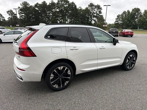 Used 2026 Volvo XC60 B5 Plus AWD/4WD image 9