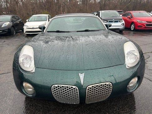 Used 2008 Pontiac Solstice w/ Premium Package image 2