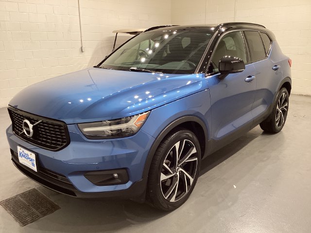 Used 2021 Volvo XC40 T5 R-Design w/ Climate Package AWD/4WD image 3
