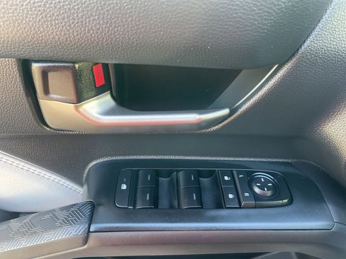 Used 2024 Toyota Tacoma Limited w/ Limited Package (LT) image 19