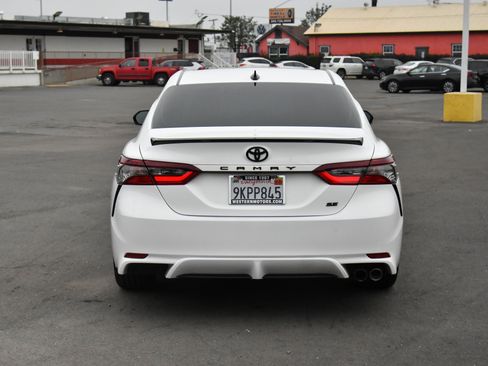 Used 2024 Toyota Camry SE w/ Convenience Package image 7