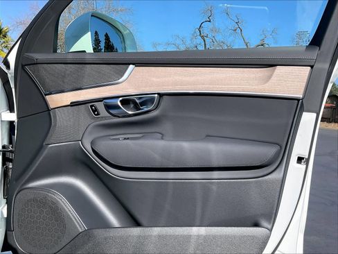 New 2026 Volvo XC90 T8 Plus w/ Protection Package AWD/4WD image 31