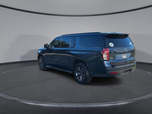 Used 2021 Chevrolet Suburban Z71 w/ Luxury Package AWD/4WD image 6