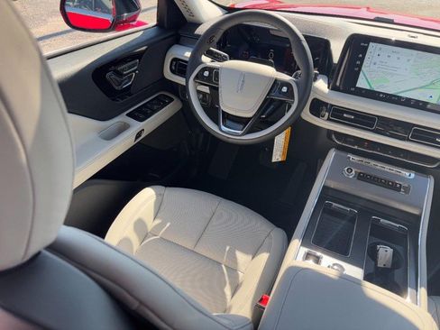 New 2026 Lincoln Aviator AWD image 12