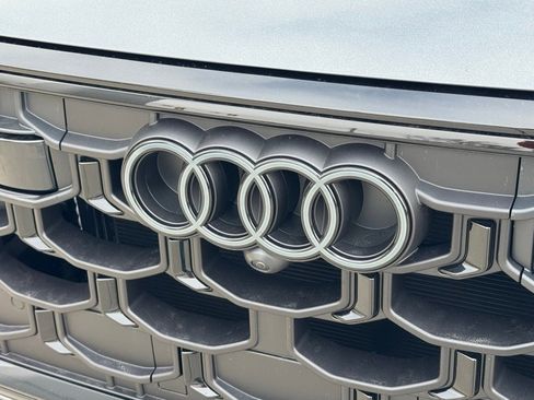 New 2026 Audi SQ8 Prestige image 7