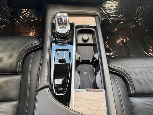 Used 2023 Volvo S90 B6 Ultimate image 16