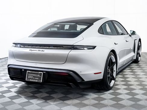 Used 2021 Porsche Taycan Turbo image 11