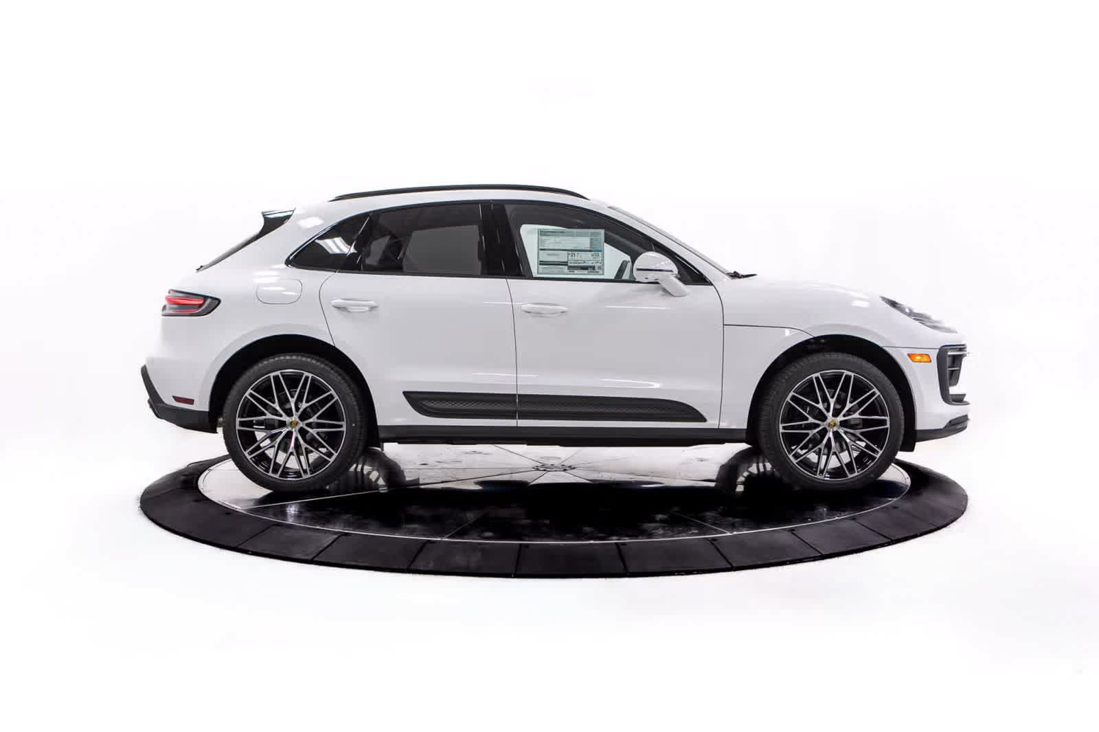 Certified 2026 Porsche Macan AWD/4WD image 8