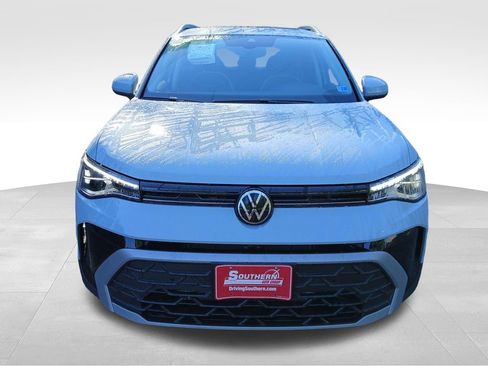 New 2026 Volkswagen Taos SE AWD/4WD image 8