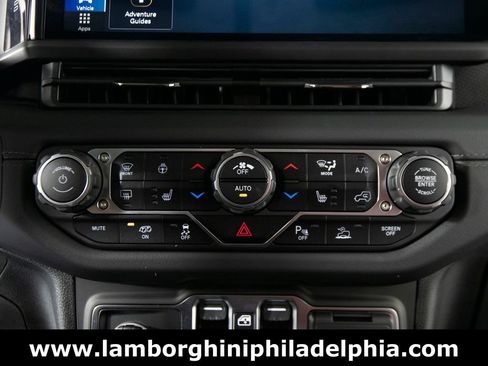 Used 2024 Jeep Wrangler Unlimited Rubicon 392 image 20