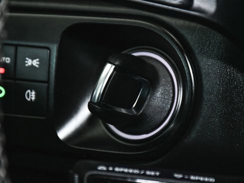 Used 2022 Porsche Cayenne GTS image 37