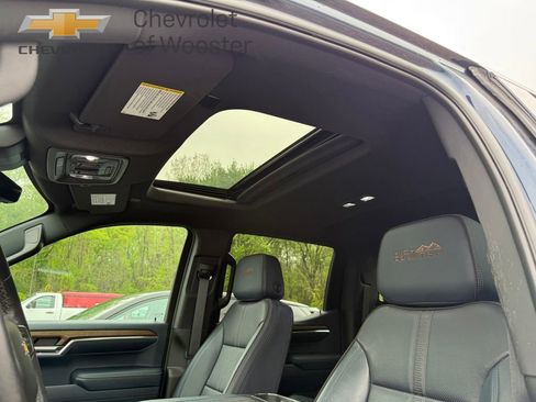 Used 2023 Chevrolet Silverado 1500 High Country w/ High Country Premium Package AWD/4WD image 12