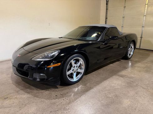 Used 2006 Chevrolet Corvette Convertible w/ Preferred Equipment Group image 3