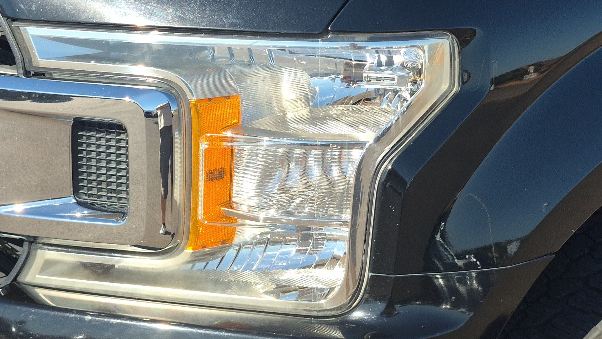 Used 2018 Ford F150 XLT w/ Equipment Group 301A Mid AWD/4WD image 9