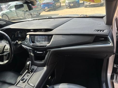 Used 2020 Cadillac XT5 Premium Luxury AWD/4WD image 31