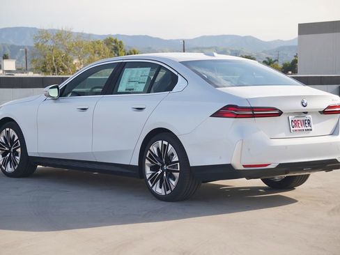 New 2026 BMW 530i w/ Premium Package image 7