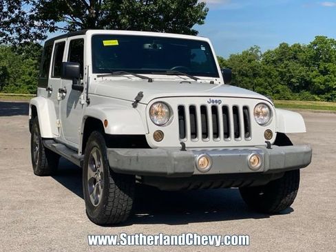 Used 2016 Jeep Wrangler Unlimited Sahara AWD/4WD image 9