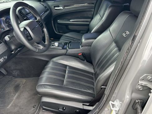 Used 2018 Chrysler 300 S w/ S Model Appearance Package RWD image 13