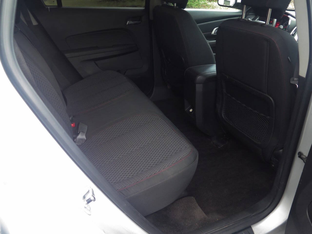 Used 2010 GMC Terrain SLE FWD image 32