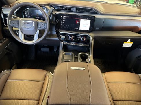 New 2026 GMC Sierra 2500 Denali w/ Denali Reserve Package AWD/4WD image 15