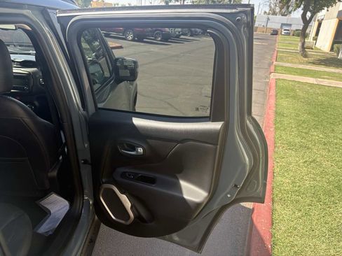 Used 2017 Jeep Renegade Trailhawk image 21