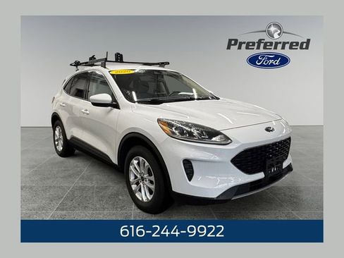 Used 2020 Ford Escape SE image 1
