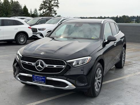 Used 2026 Mercedes-Benz GLC 300 4MATIC image 3